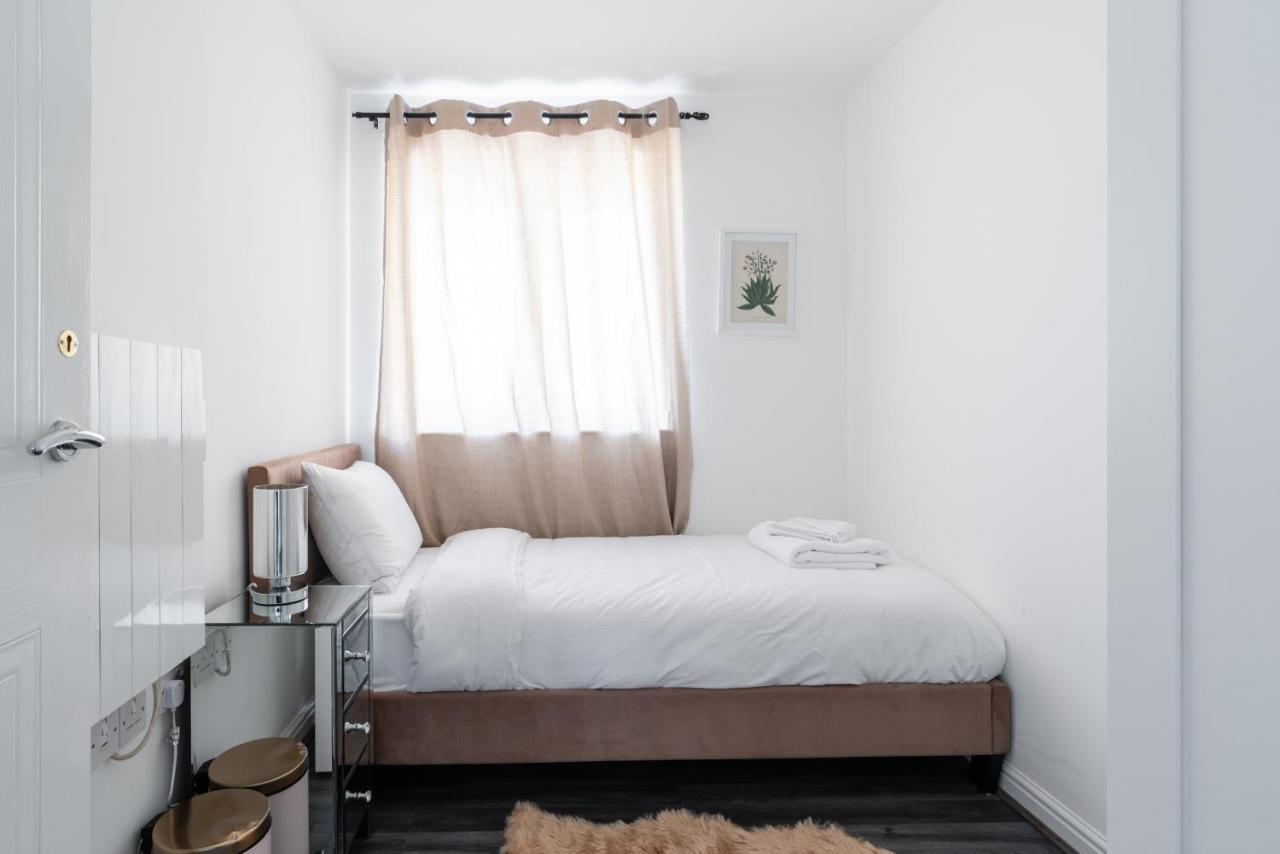 Suites By Rehoboth - Abbey Wood Station - London Zone 4 Luaran gambar